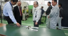 研究施設見学の様子