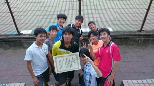 第3位入賞した男子テニス部