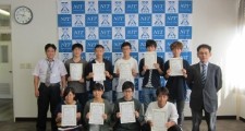 優秀発表賞を受賞した2年生9名