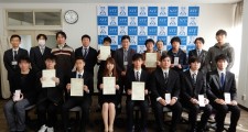 受賞者による集合写真