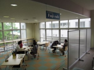 開放的なFuji Cafe