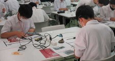 体験授業(電子制御工学科)の様子