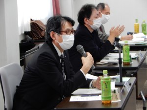 諮問する若原議長（R4運営諮問会議）