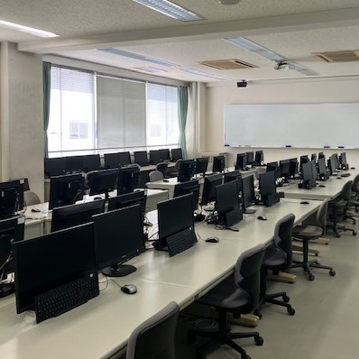 制御情報工学科長 鈴木 康人