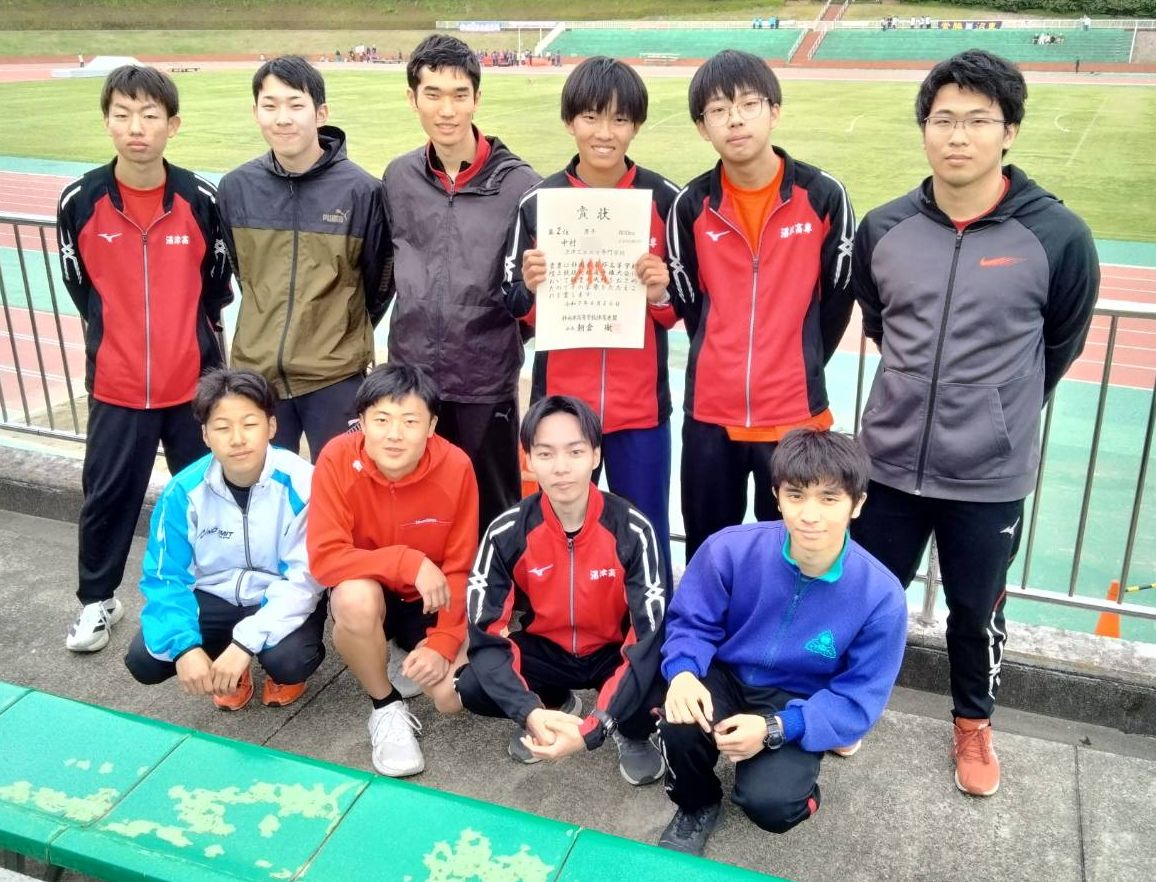 中村さん、秋山さん、加藤さんと陸上競技部のメンバー