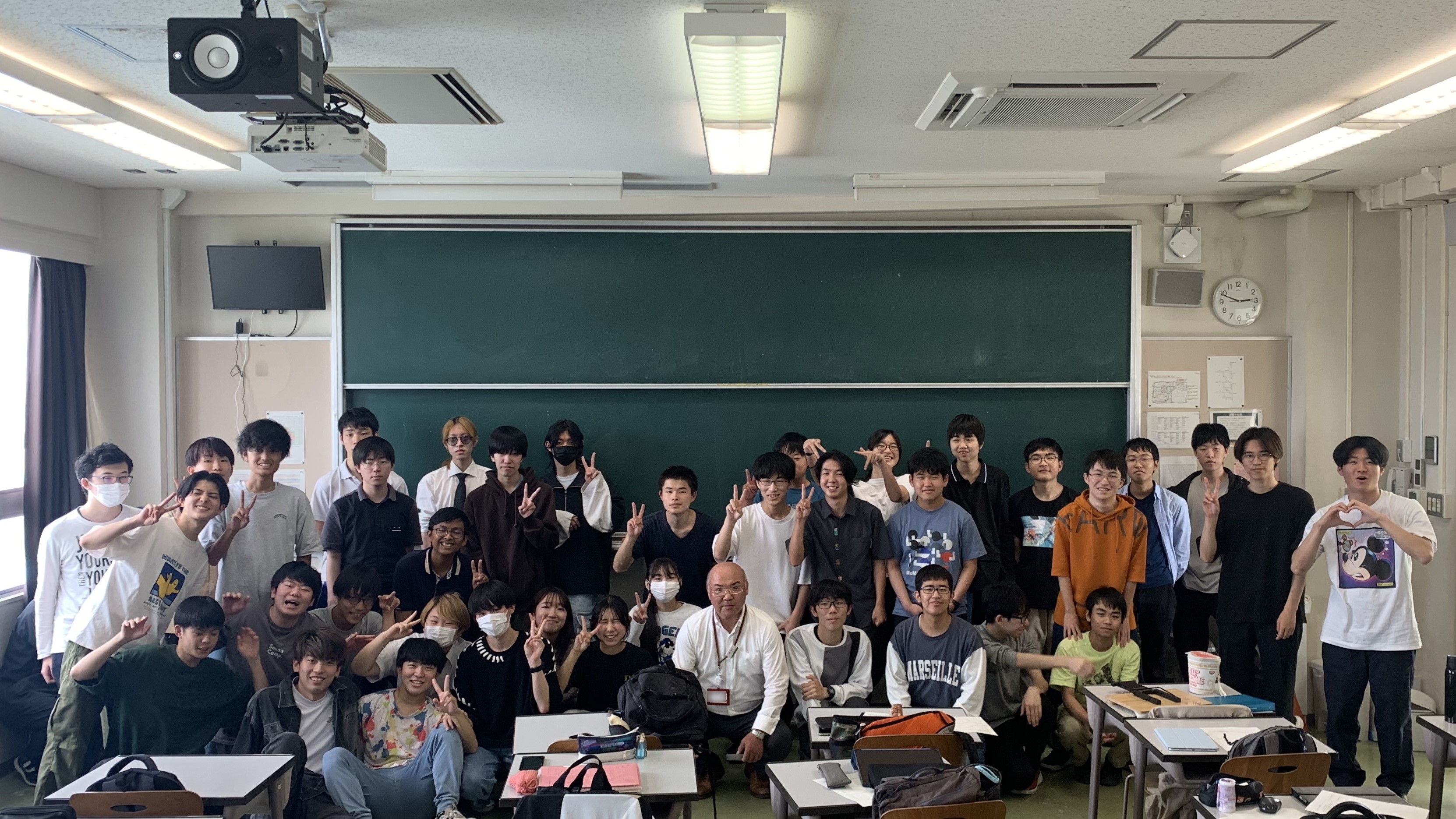 生成AIで地域課題を“見える化”集合写真