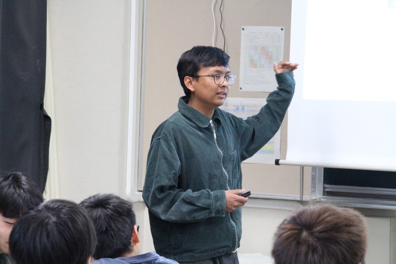 電子制御工学科3年　イェーイィトゥン