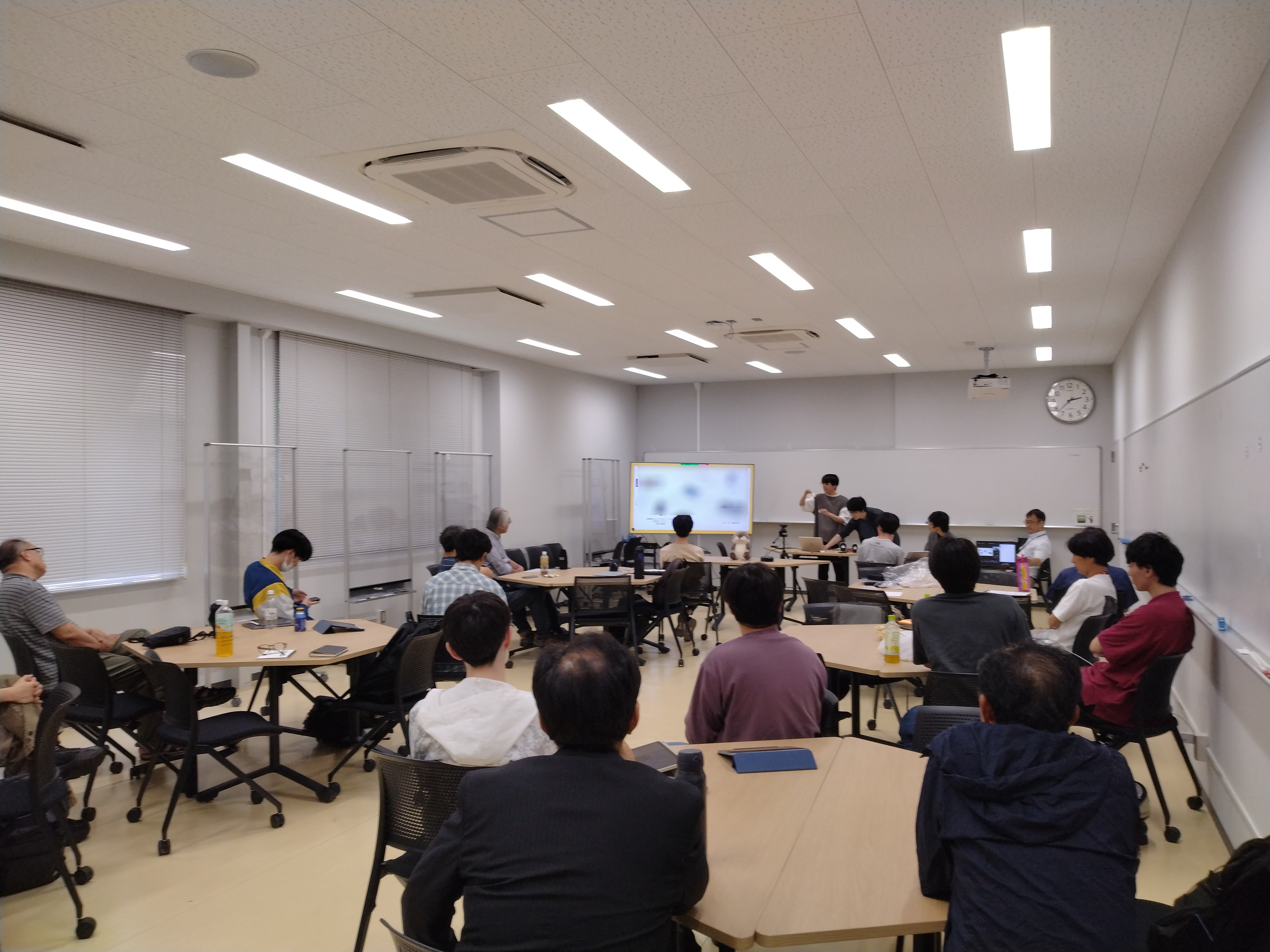 専攻科実験(MC)の中間報告会