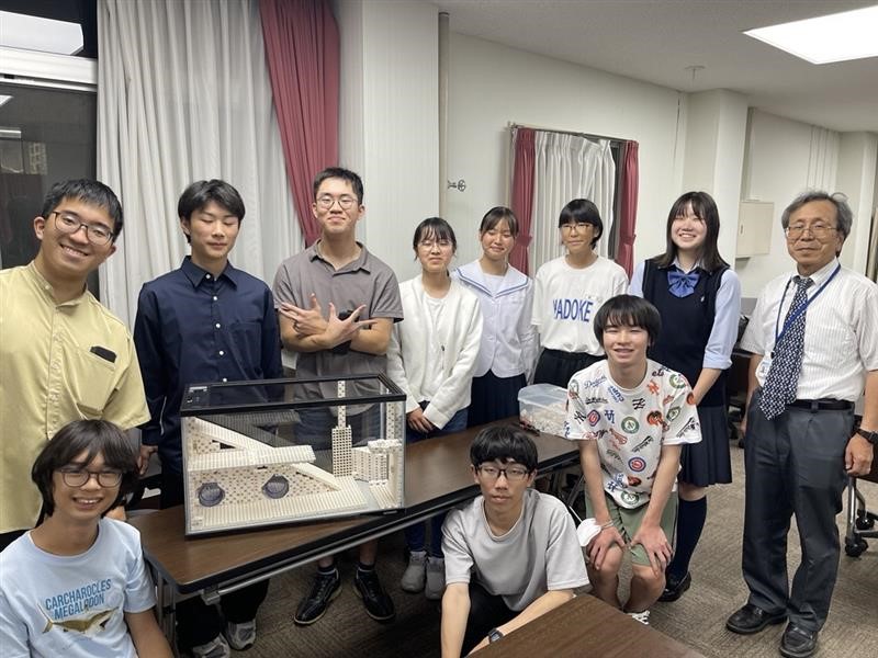 展示用水槽製作の様子