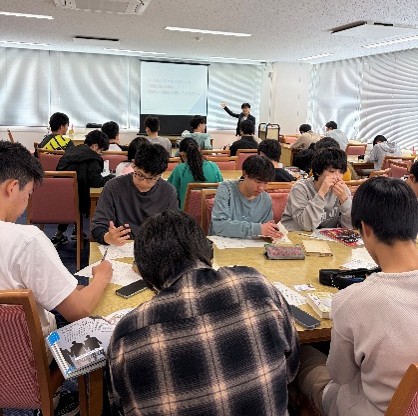本科1年生全員が図書館利用ガイダンス