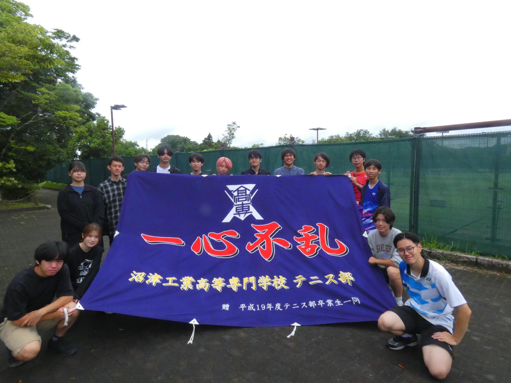 第64回東海地区高専大会でのテニス部
