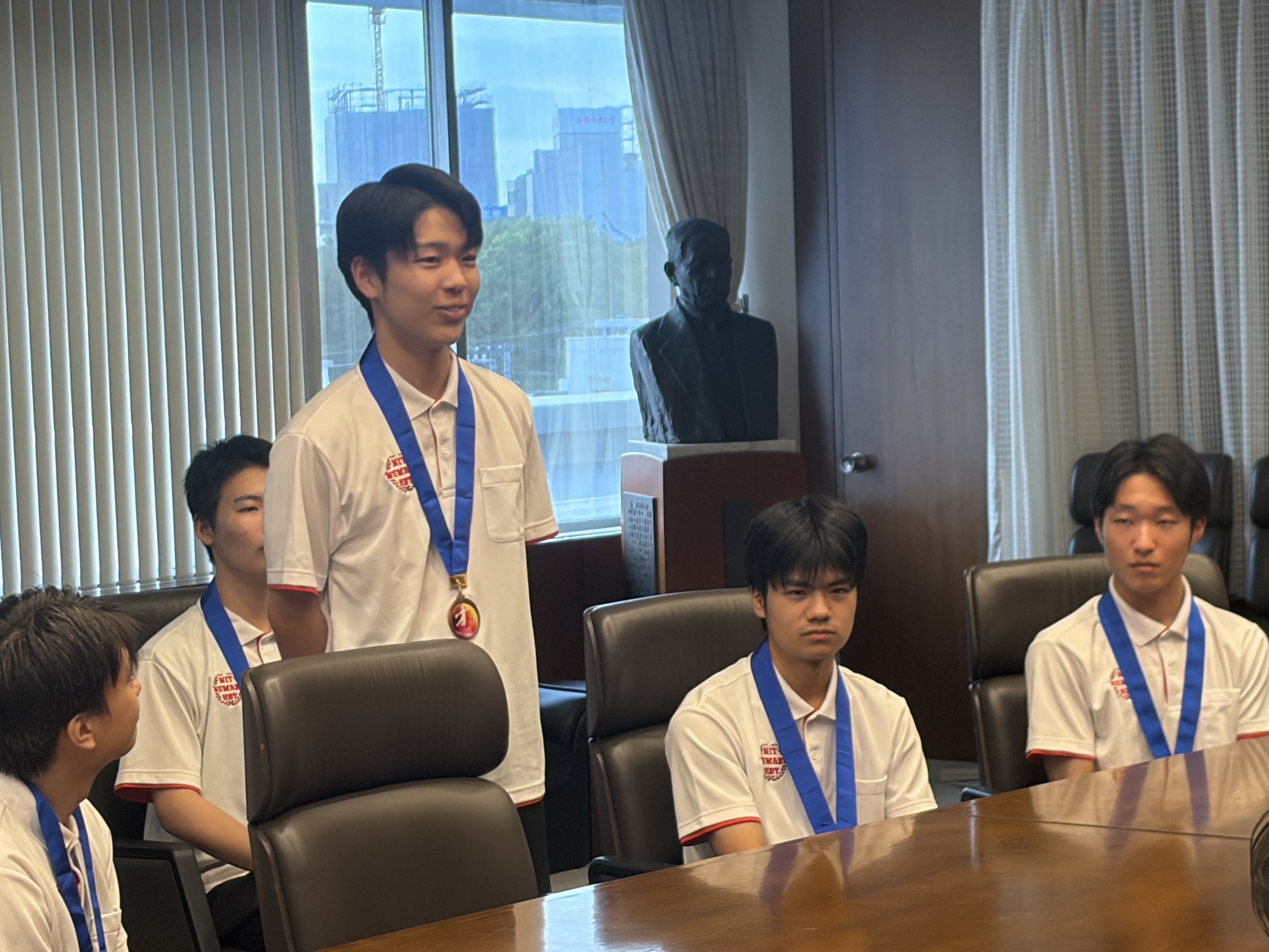 全国高専大会ハンドボール競技第3位　男子ハンドボール部が沼津市長を表敬訪問